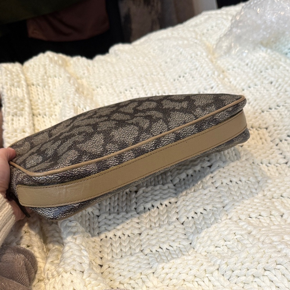 YSL Monogram Coated Canvas Pouch – Authentic – EUC - Picture 4 of 4